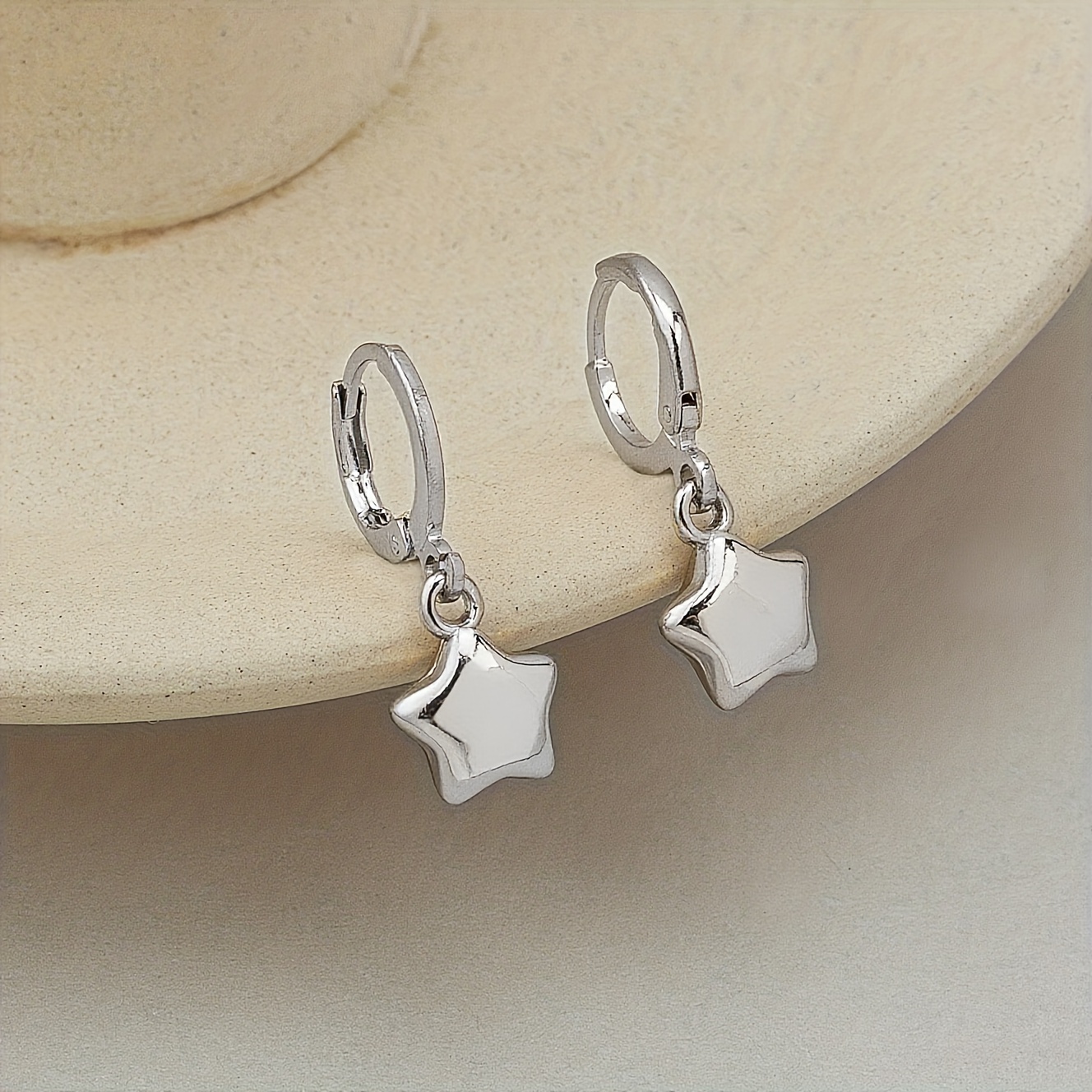 Women's Minimalist Five-Pointed Star Pendant Ear Clips